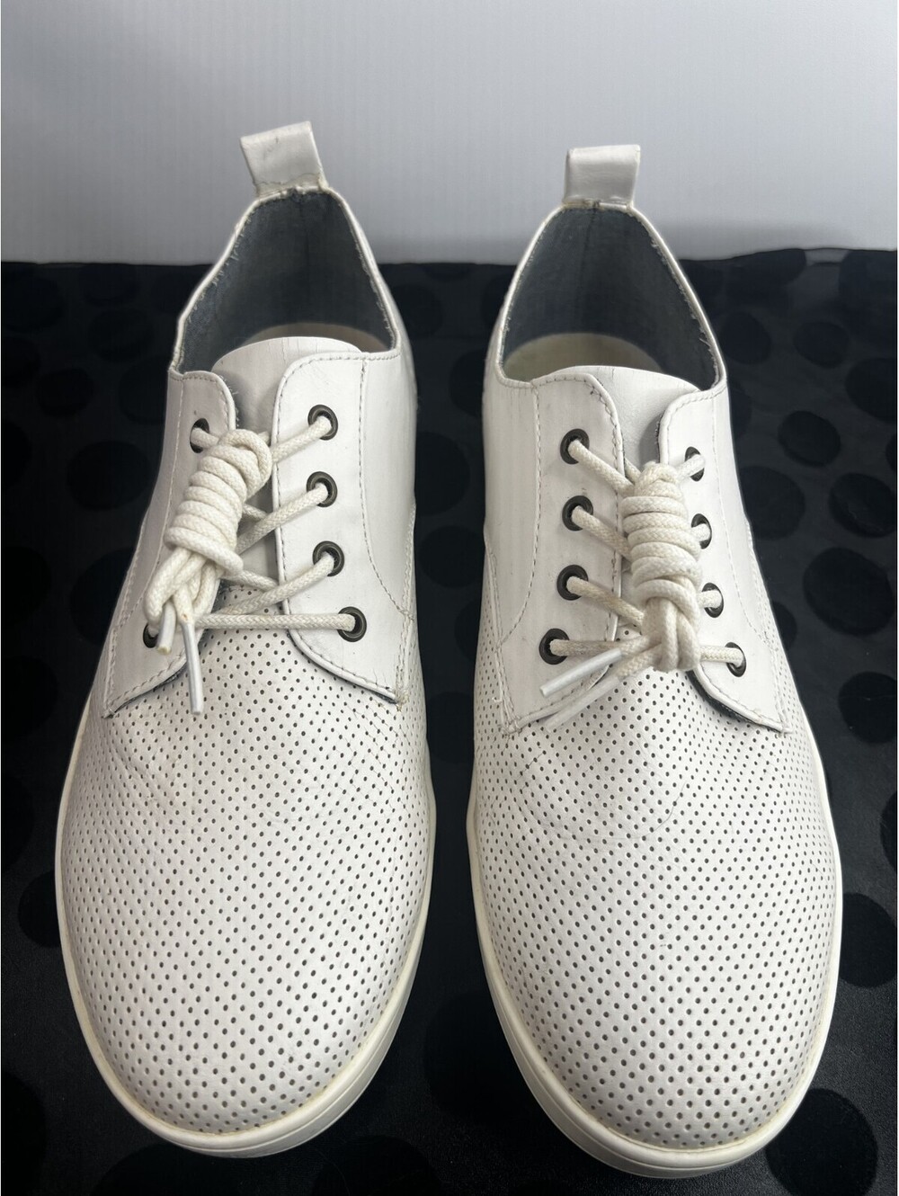 ALDO Men's Size 9 White Perforated Casual Oxford Sneakers Lace Up Comfort Shoes